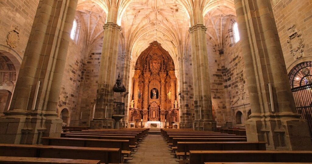 IGLESIA STA MARIA LA MAYOR